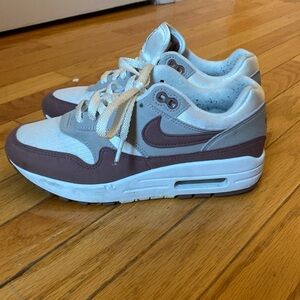 Women’s Nike air max